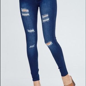 NWOT Distressed Jean Jegging